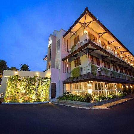 Hotel Nyland Pasteur Bandung Eksteriør bilde